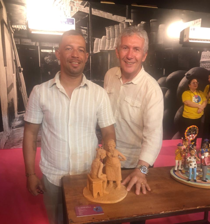 Artista plástico Lucas Yguaratã representa Palmeir